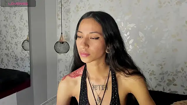 Snapshot of MegannBabby chatting on 11.20.25 MegannBabby online show from 11.20.25