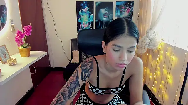 valeria-duarte online show from 10.20.25