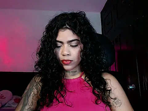 Snapshot of violetwitch05 chatting on 09.13.25 violetwitch05 online show from 09.13.25