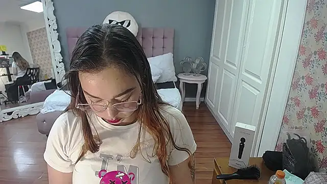 Tammy parker  online show from 09.09.25