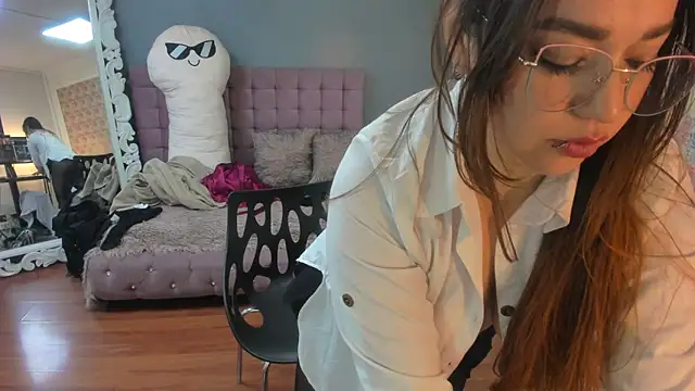 Tammy parker  online show from 11.24.25