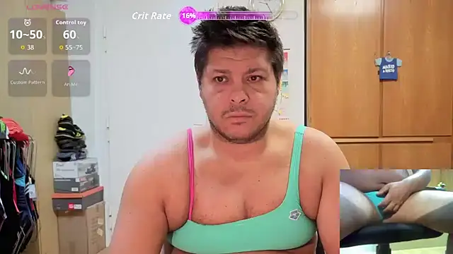 Snapshot of Badeanzug chatting on 09.14.25 Badeanzug online show from 09.14.25