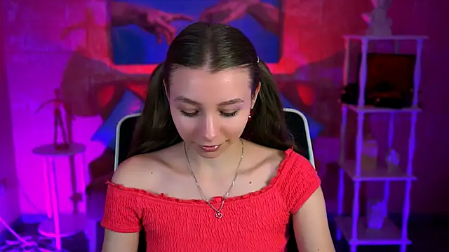 JulieDaniel online show from 10.04.25