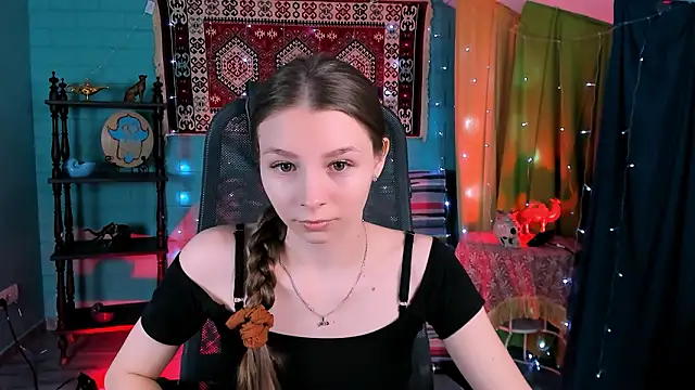 Snapshot of JulieDaniel chatting on 02.03.26 JulieDaniel online show from 02.03.26