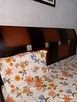 Snapshot of Hot_malika19 chatting on 10.27.25 Hot malika19 online show from 10.27.25