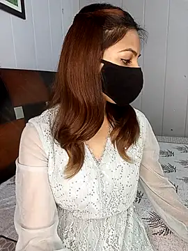 Snapshot of Hot_malika19 chatting on 11.17.25 Hot malika19 online show from 11.17.25