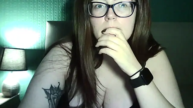 Snapshot of Curvy-BellaX chatting on 09.28.25 Curvy-BellaX online show from 09.28.25