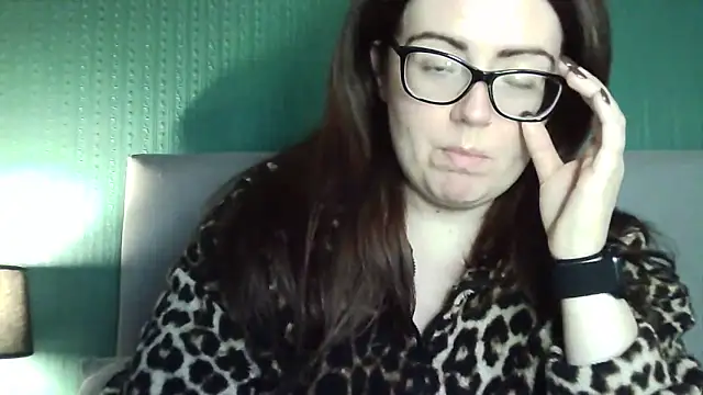 Snapshot of Curvy-BellaX chatting on 10.01.25 Curvy-BellaX online show from 10.01.25