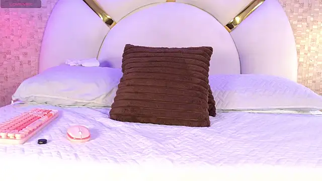 marcela rojas online show from 10.13.25