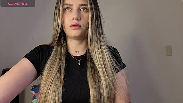 Veronika  Winslow  online show from 11.18.25