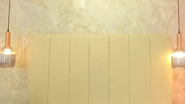 nayiraa  online show from 10.20.25