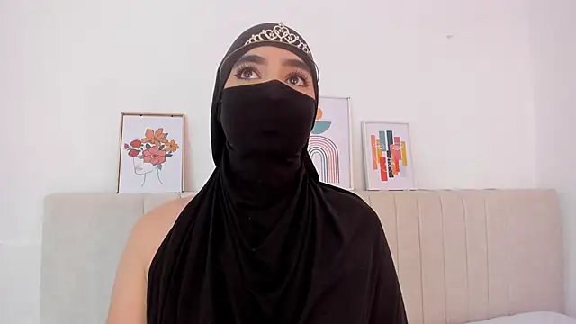 nayiraa  online show from 02.06.26