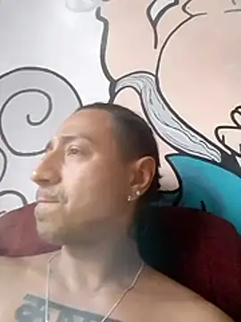 Snapshot of LucianBurn chatting on 12.17.25 LucianBurn online show from 12.17.25