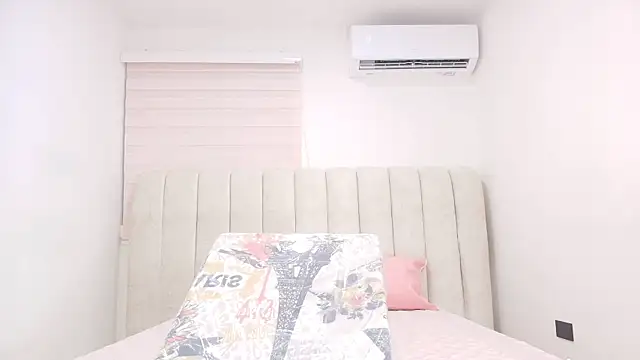 chloe leroy  online show from 11.24.25