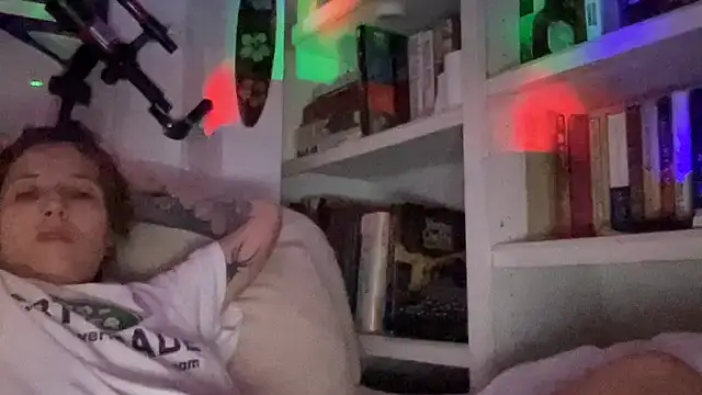 Snapshot of dddasani chatting on 10.25.25 dddasani online show from 10.25.25