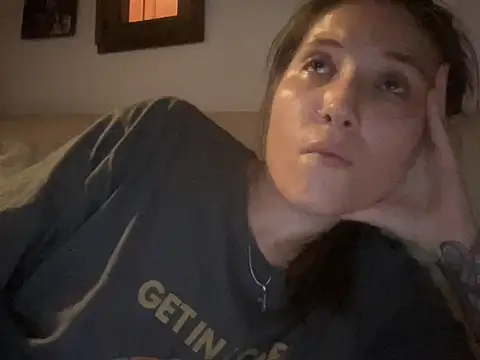 Snapshot of dddasani chatting on 11.19.25 dddasani online show from 11.19.25