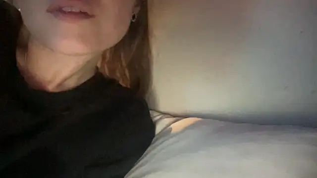 Snapshot of dddasani chatting on 12.15.25 dddasani online show from 12.15.25