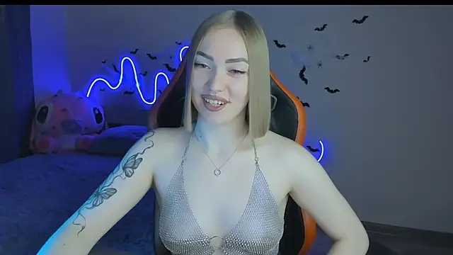 LaraKrein lk online show from 10.29.25