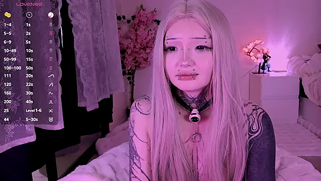 Snapshot of Lein_Bone chatting on 02.20.26 Lein Bone online show from 02.20.26