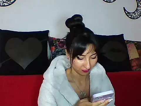 a miss online show from 12.21.25