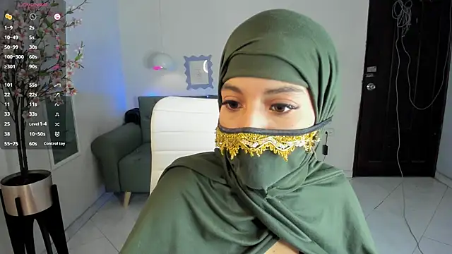 Snapshot of leila_whisper chatting on 09.13.25 leila whisper online show from 09.13.25