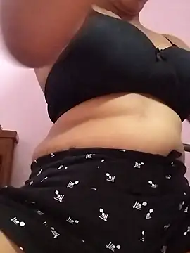 Snapshot of Tamil_Amul chatting on 11.18.25 Tamil Amul online show from 11.18.25