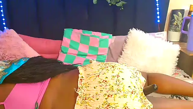 AmazingDarkDoll online show from 11.05.25