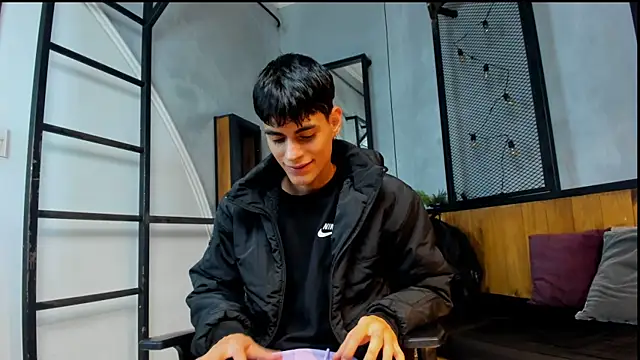 Dani mc1 online show from 11.28.25