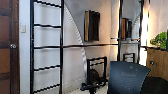 Dani mc1 online show from 12.19.25