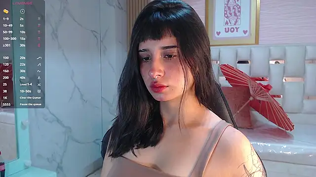 Snapshot of allyssa_bellini_s chatting on 11.06.25 allyssa bellini s online show from 11.06.25