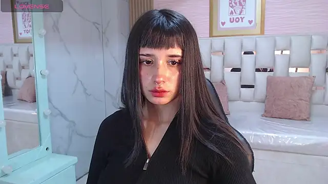 Snapshot of allyssa_bellini_s chatting on 11.15.25 allyssa bellini s online show from 11.15.25