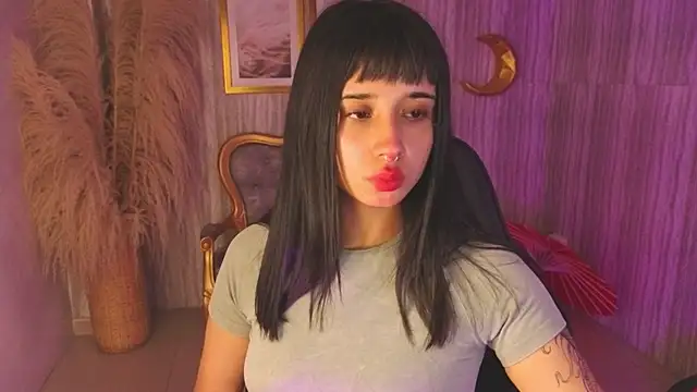 Snapshot of allyssa_bellini_s chatting on 11.22.25 allyssa bellini s online show from 11.22.25