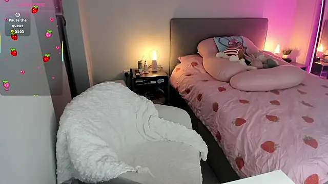 jjulietterose online show from 10.18.25