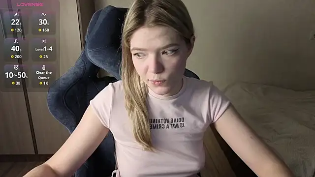 Snapshot of KatanaSVibe chatting on 11.26.25 KatanaSVibe online show from 11.26.25