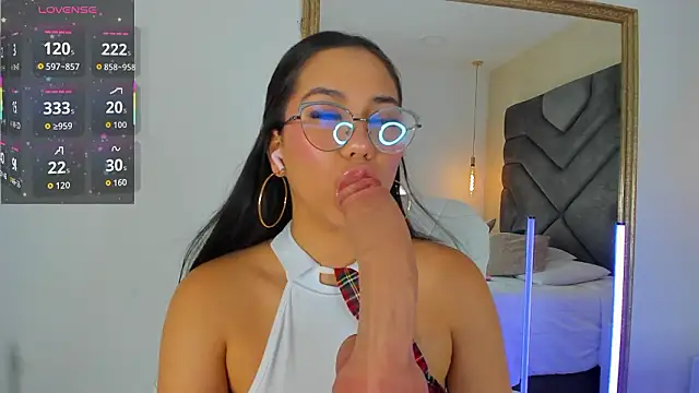 Snapshot of Jazmiinee chatting on 02.23.26 Jazmiinee online show from 02.23.26