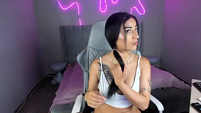 Emma and Issac online show from 02.25.26