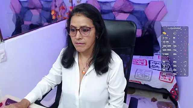 AmandaPeet online show from 10.29.25