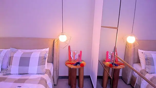 Zammy Sanz online show from 11.30.25