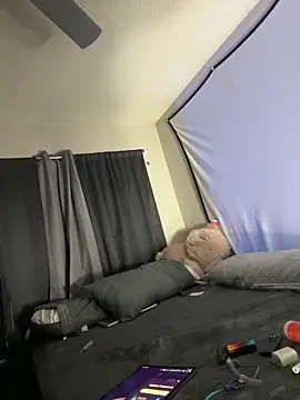 Snapshot of Triggerhappycj100 chatting on 02.04.26 Triggerhappycj100 online show from 02.04.26