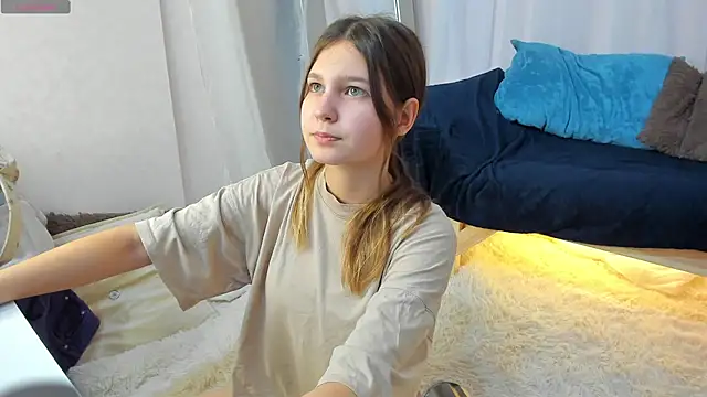 Elle Ellise online show from 10.31.25