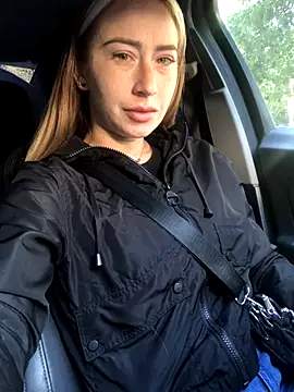 Reina Cummings online show from 09.15.25