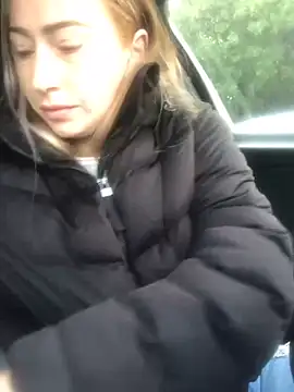 Reina Cummings online show from 10.05.25