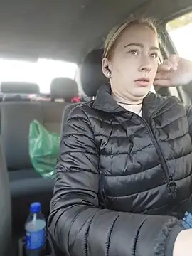 Reina Cummings online show from 04.16.26