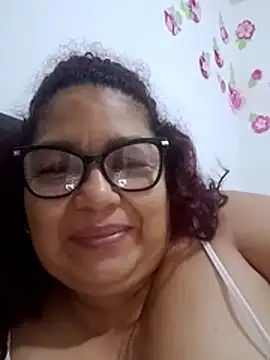 Snapshot of ladytropical1 chatting on 10.24.25 ladytropical1 online show from 10.24.25