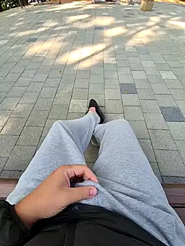 starvingo2002 online show from 10.26.25