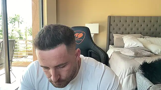 Snapshot of brettmycles28 chatting on 09.13.25 brettmycles28 online show from 09.13.25