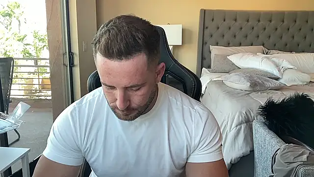 Snapshot of brettmycles28 chatting on 09.15.25 brettmycles28 online show from 09.15.25