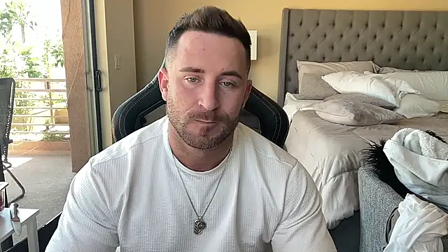 Snapshot of brettmycles28 chatting on 09.16.25 brettmycles28 online show from 09.16.25