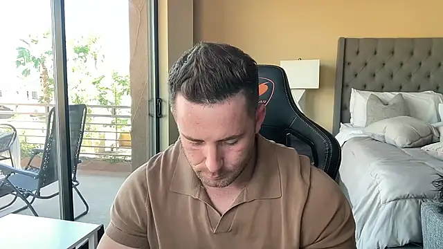 Snapshot of brettmycles28 chatting on 09.23.25 brettmycles28 online show from 09.23.25