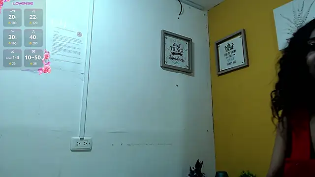 MisRoos online show from 10.18.25